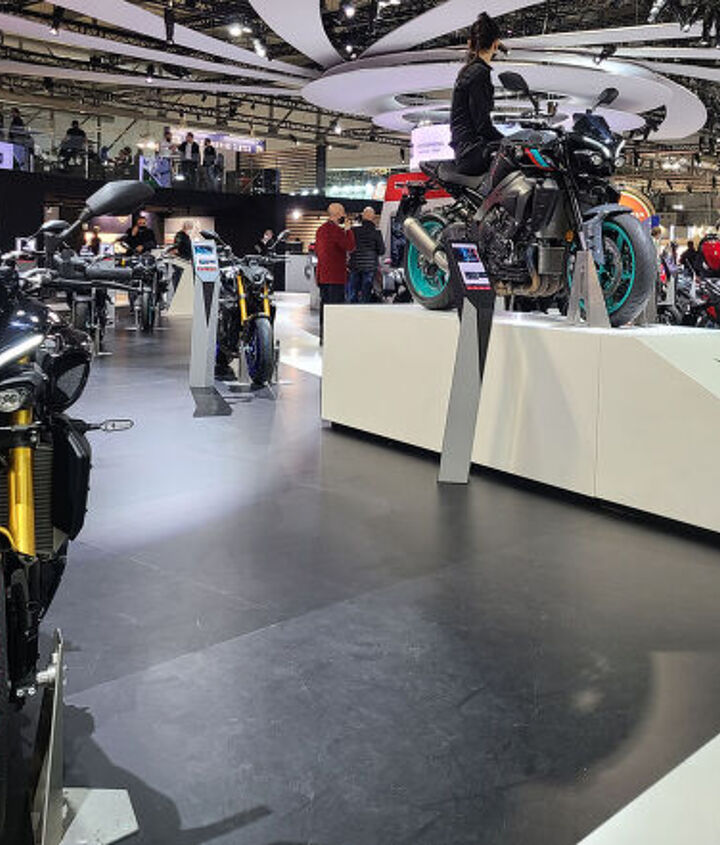 yamaha announces mt 10 and mt 10 sp for 2022, The eyebrows were even more striking in person noted Ryan from the EICMA show floor