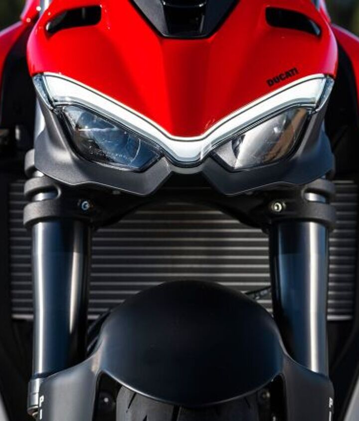 2022 ducati streetfighter v2 review first ride, Ducati recommends that you add the optional wings for track excursions