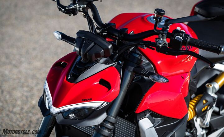 2022 ducati streetfighter v2 review first ride, The face of a fighter though a larger TFT display would be nice