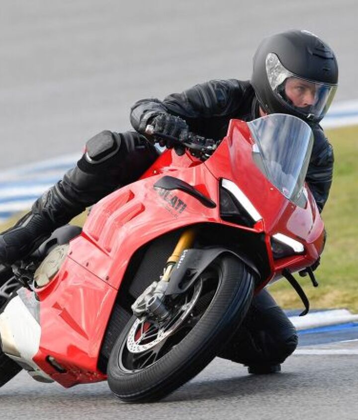 2022 ducati panigale v4 s review first ride