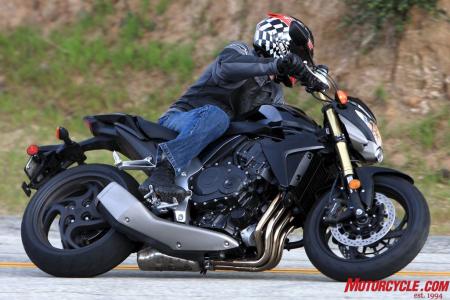 church of mo 2011 honda cb1000r review, We re impressed by the Honda s supremely agile handling which is at least partly due to the 180 55 17 rear tire Note also the single sided swingarm