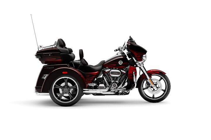 four harley davidson cvos for 2022, Dante s Red Trike with Dante s Black Sunglo Fade Flame Pattern and Bright Chrome finishes