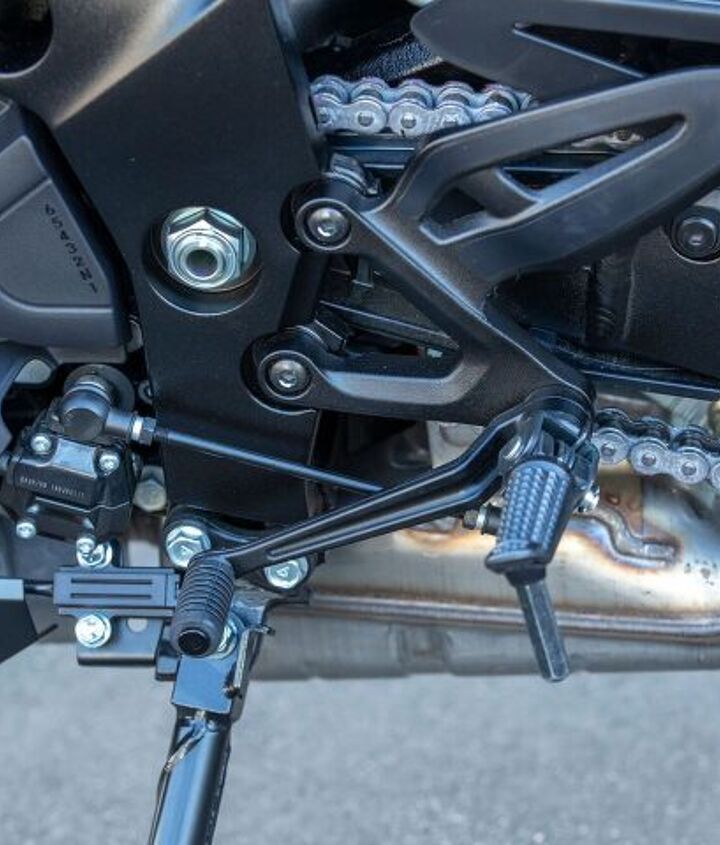 2022 suzuki gsx s1000 review first ride, To ensure smooth upshifts QS automatically interrupts power delivery just long enough to produce smoother almost uninterrupted acceleration When decelerating the system automatically opens the throttle valves just enough to increase rpm and match engine speed to the next lower gear The result of this hands free automatic blipping function combines seamlessly with engine braking to create a highly satisfying experience when downshifting