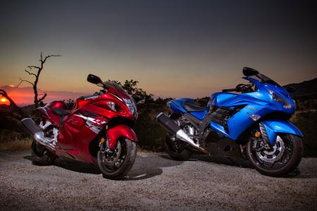 church of mo 2012 kawasaki zx 14r vs 2012 suzuki hayabusa le video, Since 2006 the Suzuki Hayabusa left and Kawasaki ZX 14 have been fighting for Hypersport bike honors The Kawi gets bumped to ZX 14R status for 2012 to create the Busa s most fearsome foe ever