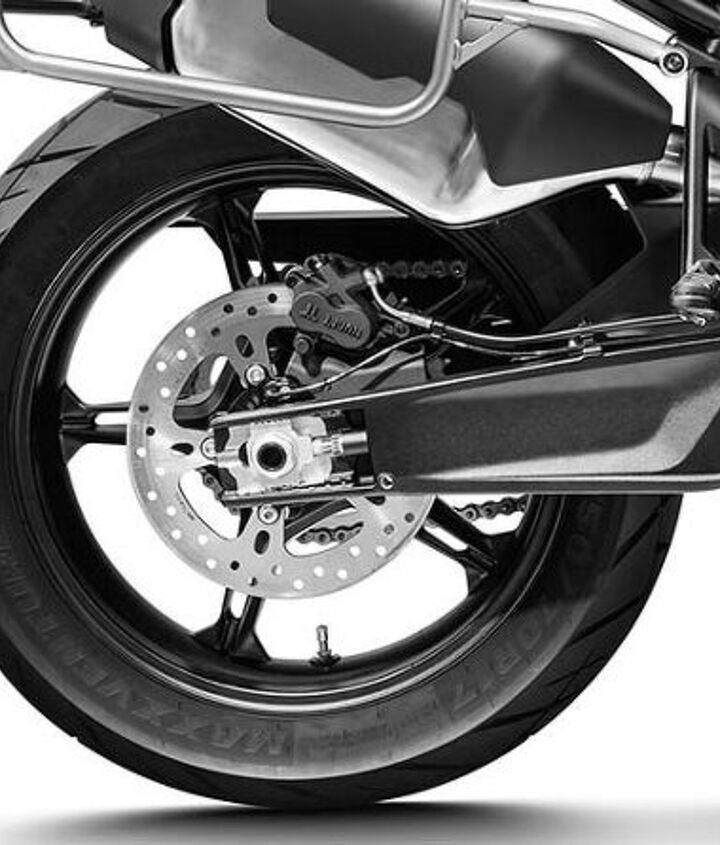 2022 cfmoto 800 adventura review first ride, Cast aluminum swingarm also like KTM but not quite