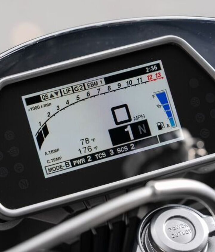 2022 yamaha mt 10 review first ride, There s a track display too that replaces mph with a lap timer and makes the tachometer and GPI more prominent Your 12V plug is right where it belongs too