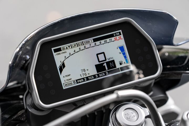2022 yamaha mt 10 review first ride, There s a track display too that replaces mph with a lap timer and makes the tachometer and GPI more prominent Your 12V plug is right where it belongs too