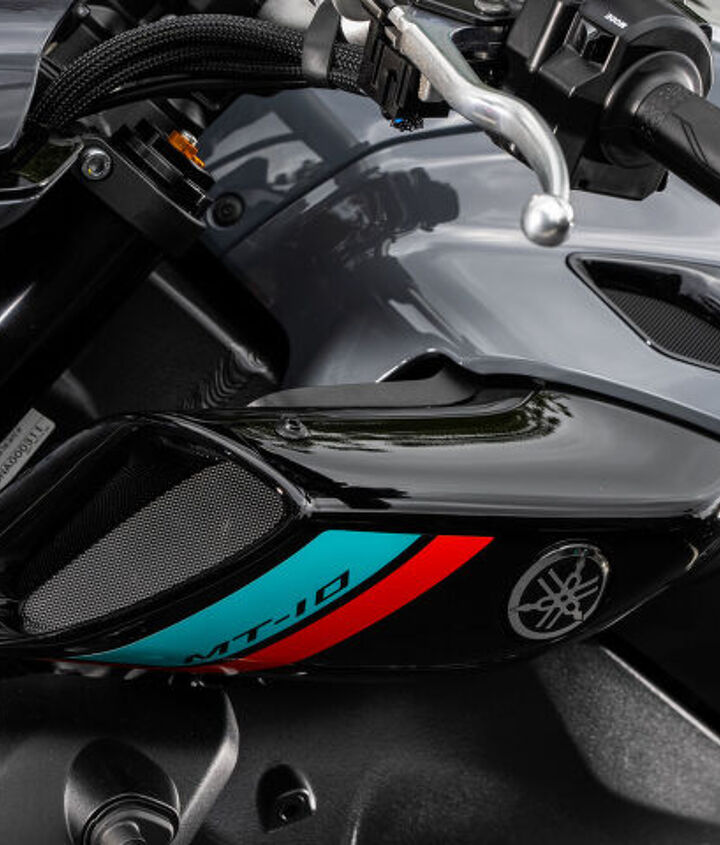 2022 yamaha mt 10 review first ride, Just under the grip is your left speaker grill