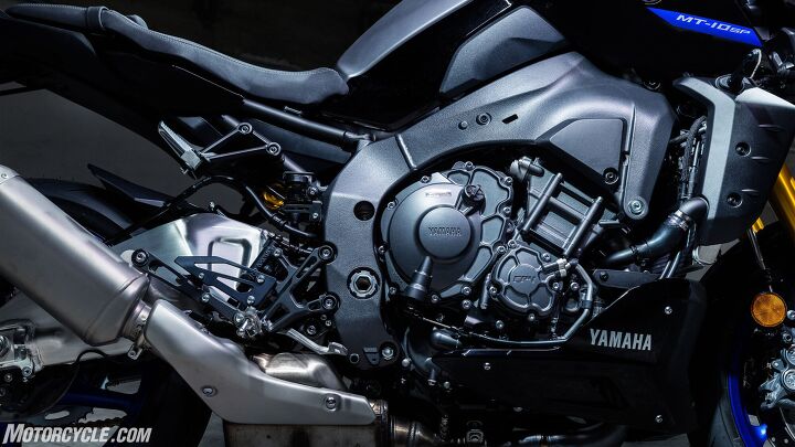 2022 yamaha mt 10 sp review first ride, The crossplane crankshaft inside the R1 MT 10 engine gives it such a sweet sound