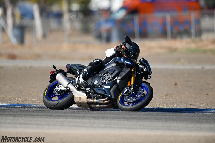 mo tested dunlop q5 and q5s trackday tire review, When new the Q5 edge grip obviously doesn t match the stickiness of a slick but it s comparable for the class Which is to say grippy