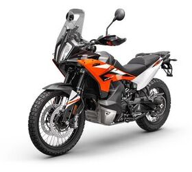2023 ktm 890 adventure review first ride, Two color options are available for 2023 Black with less orange or black with more orange Having both USB and 12v plugs around the dash is a nice touch