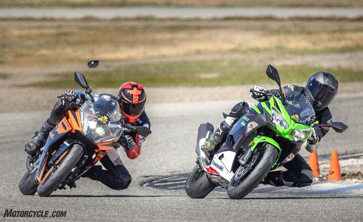showdown 2022 kawasaki ninja 400 vs ktm rc390 at the track, Mark s trying everything he can on the KTM to keep up with the Kawasaki He s so obsessed with lightness that he shucked his knee puck mid turn See the black object beside his head