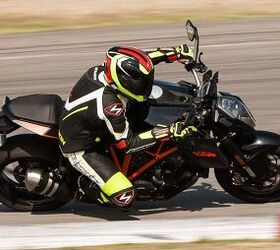 Scorpion EXO-R2000 Helmet Review | Motorcycle.com Scorpion EXO-R2000 Helmet Review | Motorcycle.com