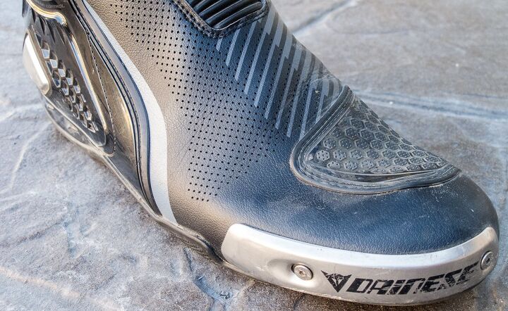 dainese torque rs out air review, The vent holes may not look like much but they offer tremendous cooling The stainless steel toe sliders are easily replaceable