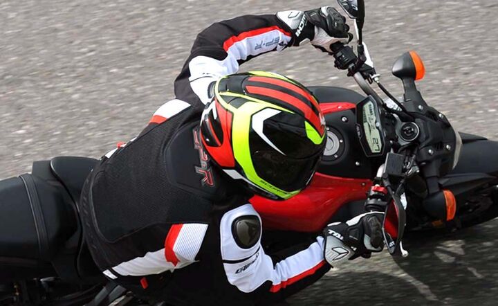 dainese super speed textile jacket review, This view gives a good view of the massive mesh paneling on the back of the jacket Also viewable is the accordion paneling in the shoulder area