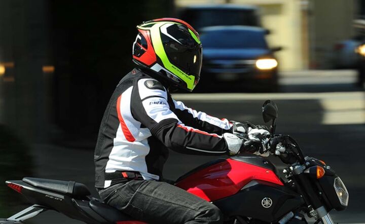 dainese super speed textile jacket review, The Super Speed textile makes a fine piece of warm weather protective gear for both sporty riders and daily commuters alike