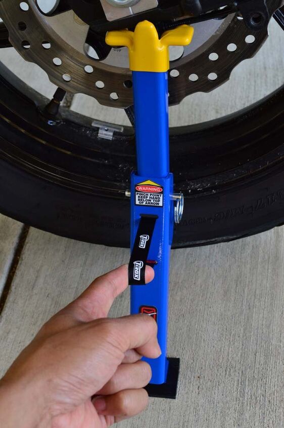 mo tested tirox snapjack, Once finished pull the release strap to loosen the SnapJack and bring the tire back to solid ground