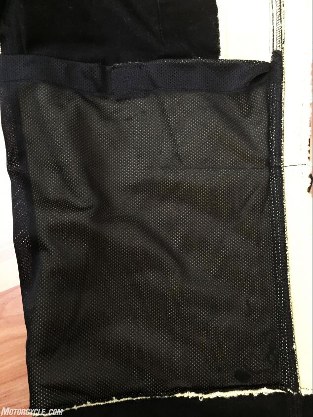 drayko cargo riding pants review, Large knee pockets are meant to house Drayko s DFFUSE armor available in Australia We re told the pockets voluminous size is to allow the armor to be comfortably correctly positioned depending on personal preferences and sizing The armor affixes directly to the lining Knee armor from another source may be a possible surrogate