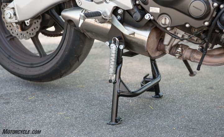 MO Tested: SW-MOTECH Centerstand Review