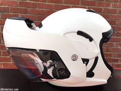 klim tk1200 vs shoei neotec 2 II Jaunt Modular Helmet The KLIM TK1200 Karbon Stark Helmet is a modular helmet designed for riders Shoei Neotec 2 vs Klem