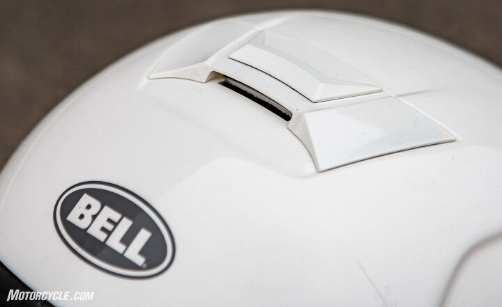 mo tested bell srt m helmet review, The top vent is easy to operate with a gloved hand