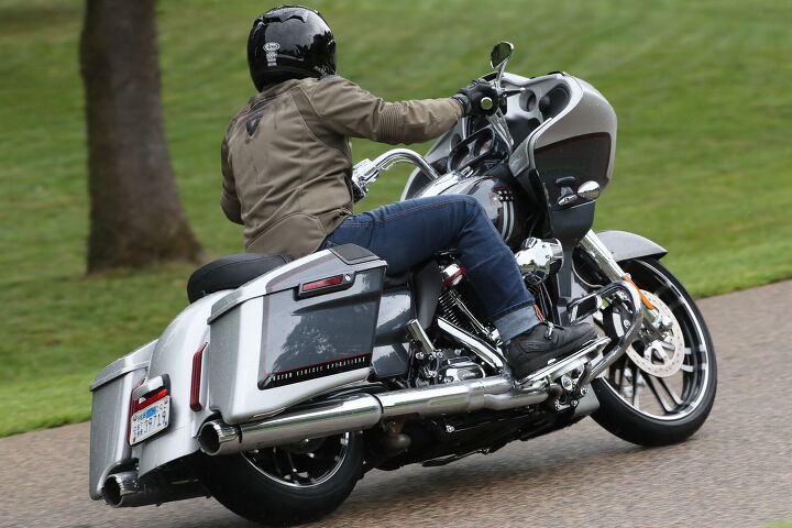 mo tested rev it traction jacket review, The trendy styling works well even on the flashiest of Harley Davidson s CVO models