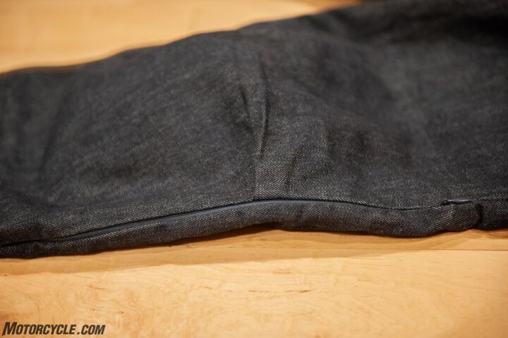 mo tested aerostich protekt jeans review, If you squint you can see the zipper for the knee armor pocket