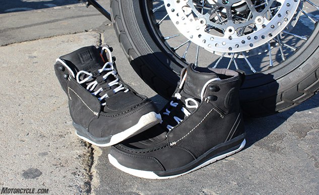 MO Tested: Icon 1000 Truant 2 Riding Boot Review