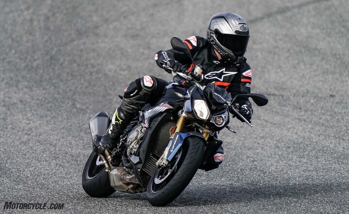 metzeler sportec m9 rr tire review, Big bikes with lots of power were no problem for the M9 RR When the tire s limits were reached under acceleration it telegraphed that it was leaving its comfort zone
