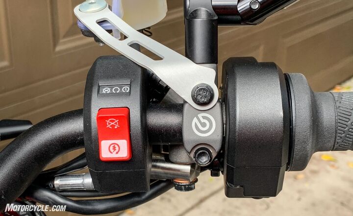 mo tested brembo 19 rcs corsa corta master cylinder, A decidedly non OEM look but this component order was necessitated by the need to have proper clearance between the lever and the throttle housing
