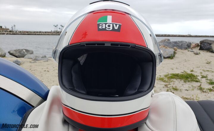 mo tested agv x3000 review, The large open viewport provides an excellent field of view