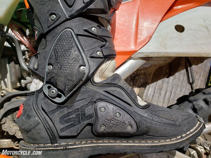 mo tested sidi crossfire 3 review, The replaceable metatarsus plate is something I might not have been as appreciative of had I not nearly ripped off a similar fixed plate on another brand of boots previously Kickstarting a dirtbike in anger on the trail after stalling led to the footpeg really ripping into the plate on the right boot after a while