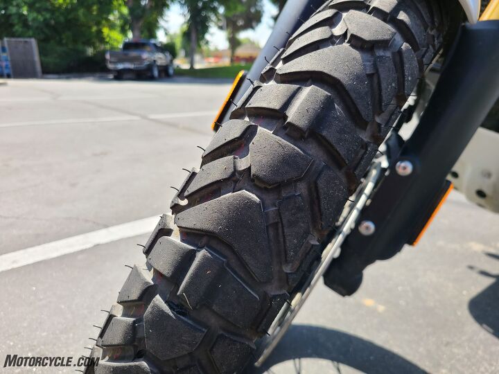 mo tested dunlop trailmax mission tire long term review, At 1 907 miles the front tire isn t showing much wear