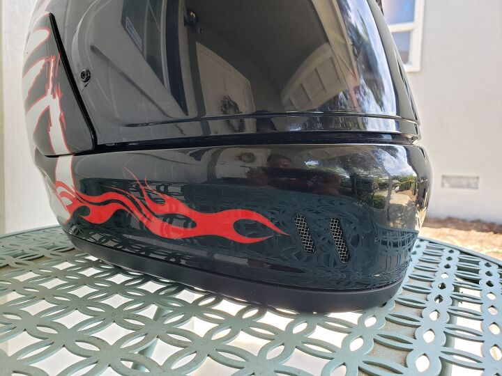 mo tested arai defiant x review, The smoother profile of the chinbar thanks to the vent slits gives the Defiant X a cleaner look compared to its siblings