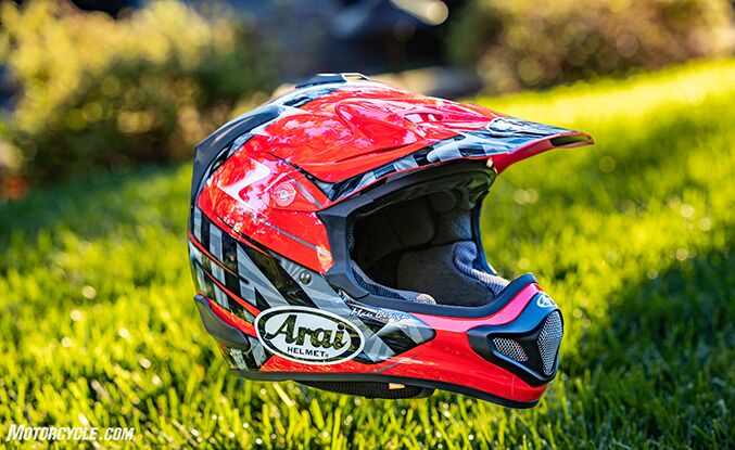 MO Tested: Arai VX-Pro4 Review | Motorcycle.com MO Tested: Arai VX-Pro4 Review | Motorcycle.com