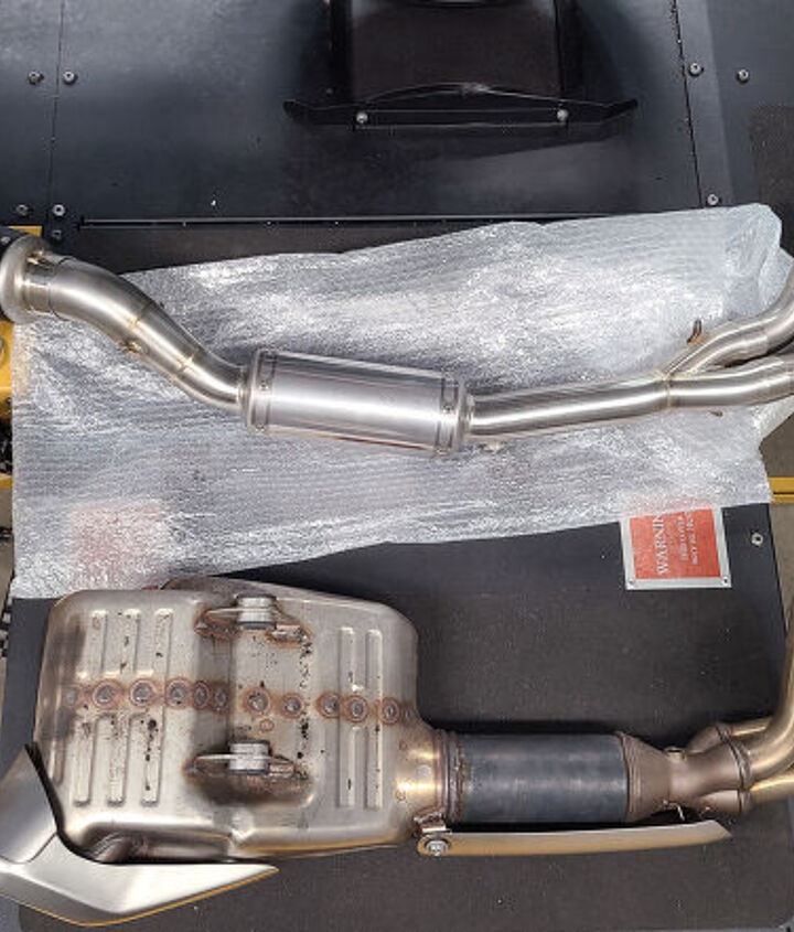 mo tested triumph trident 660 akrapovi racing line exhaust review