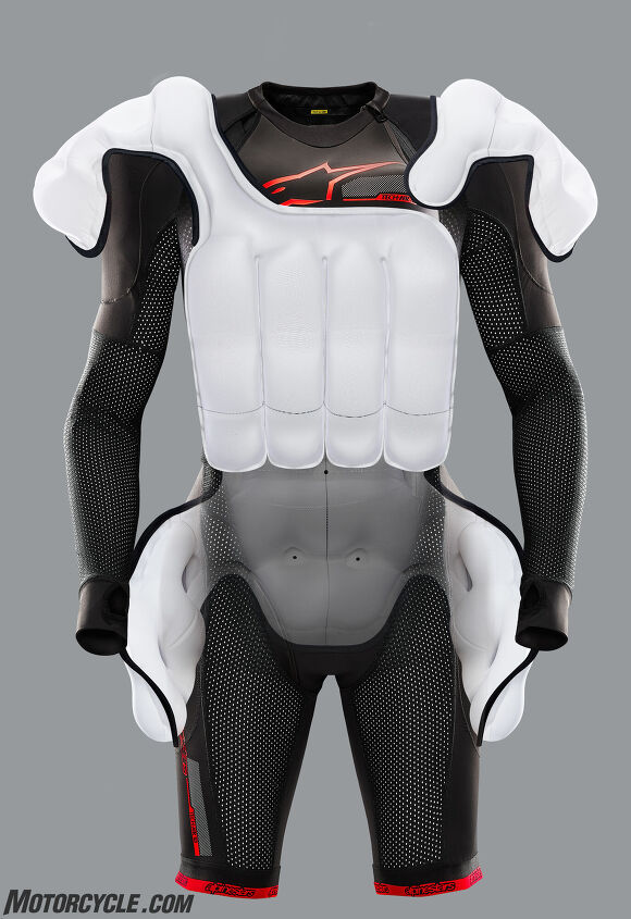 To date, every airbag system on the market has varying levels of coverage that extend down to the waist. The Tech-Air 10 goes further and gives you coverage all the way to your thighs, an area often making a hard impact with the ground. Compared to traditional passive hard impact protection, Alpinestars’ impact testing has shown the Tech-Air system can reduce up to 95% of the impact force that’s transferred to the body.