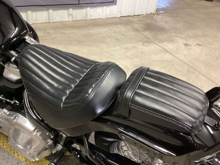 only 12 544 miles 1 owner vance and hines exhaust sissy bar passenger seat and