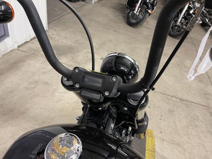 only 10 106 miles vance and hines exhaust screamin eagle high flow intake