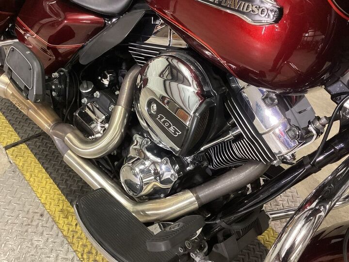 only 40538 miles two brothers 2 into 1 exhaust upgraded big handlebars led