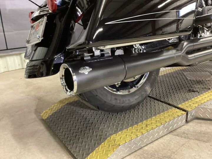1 owner vance and hines 2 into 1 pro pipe exhaust hd upgraded high flow intake
