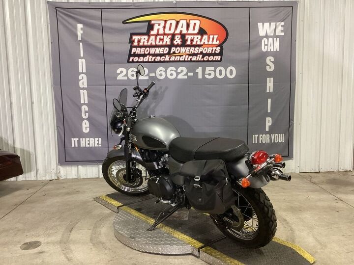 only 18 019 miles windshield tank pads fuel injected sw motech side bag and