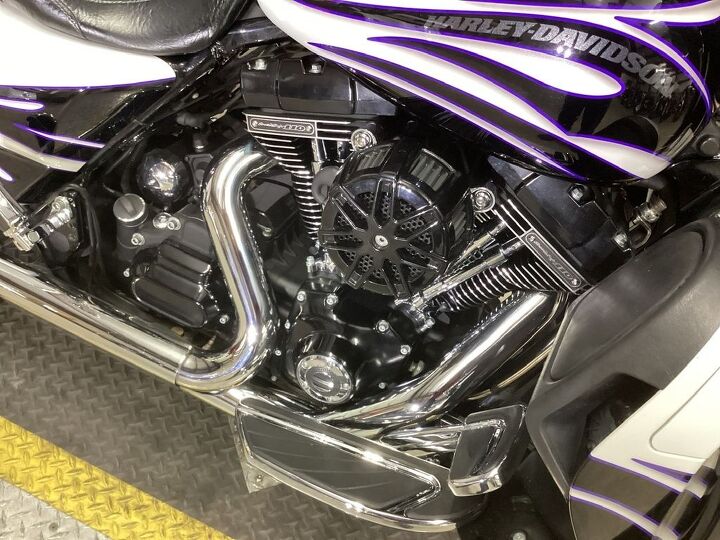 only 40505 miles 110 screamin eagle motor vance and hines exhaust black