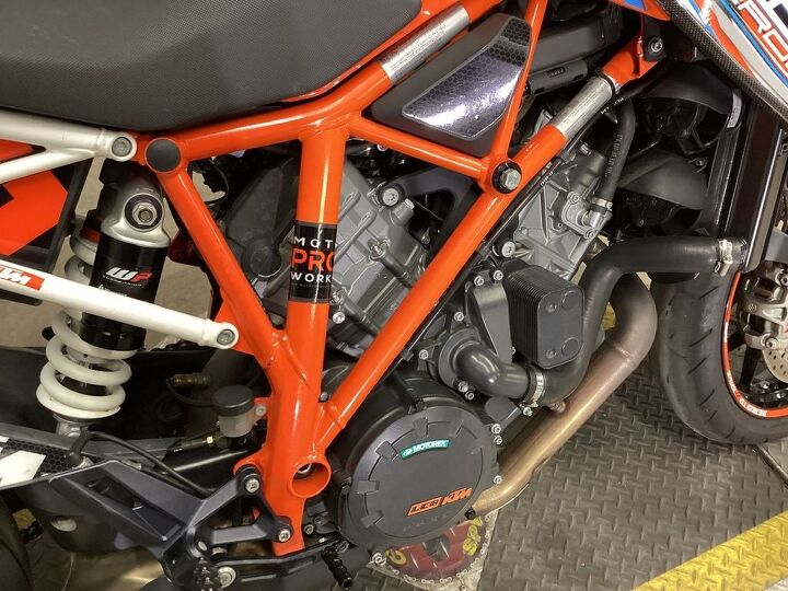 only 19 817 miles moto pro works graphics kit carbon fiber side fairings wp