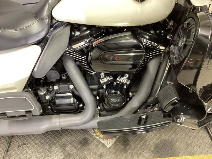 only 34 915 miles screamin eagle 107 stage 2 kit vance and hines exhaust