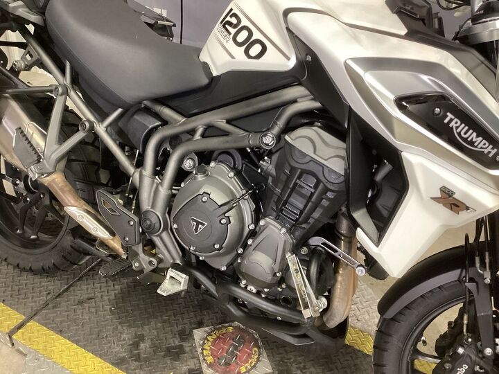only 35 270 miles givi trekker side cases and top box crash bars arrow exhaust