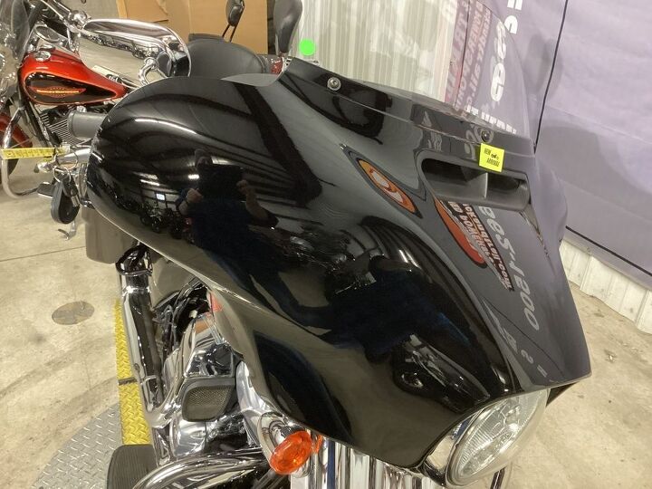only 1722 miles 1 owner hd street glide seat docking hardware detachable