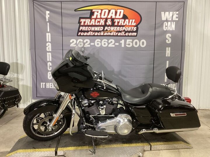 only 1722 miles 1 owner hd street glide seat docking hardware detachable
