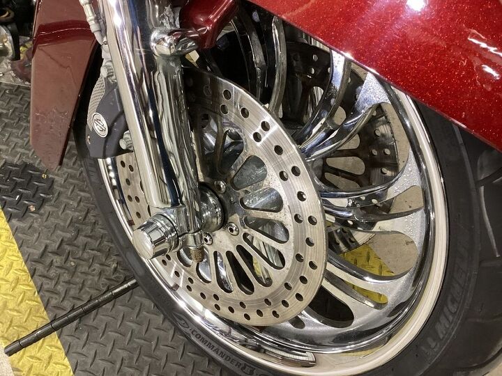 only 35 288 miles 18 aftermarket chrome wheels chrome is flaking chrome