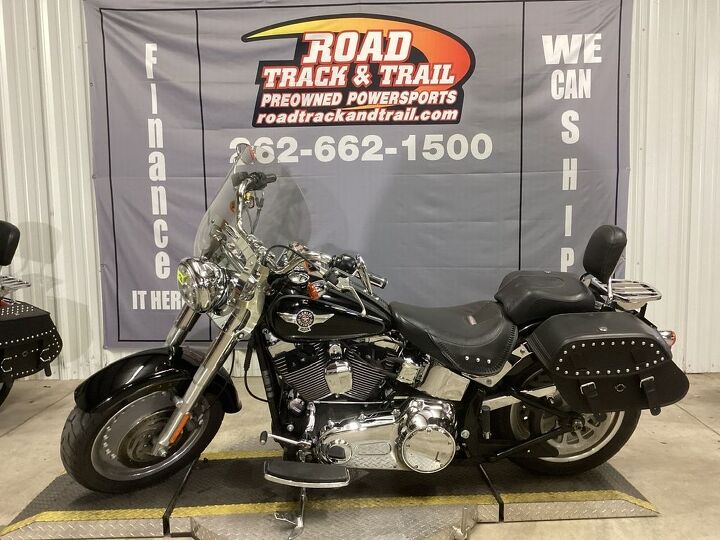 only 24 690 miles vance and hines exhaust detachable windshield hard mounted